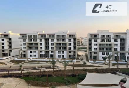للبيع باقل سعر فى السوق شقه متشطبه سوبر لوكس بالمطبخ وتكيفات فى كمبوند هايد بارك - Hyde Park بجوار ميفيدا - ايستاون -الجولدن اسكوير