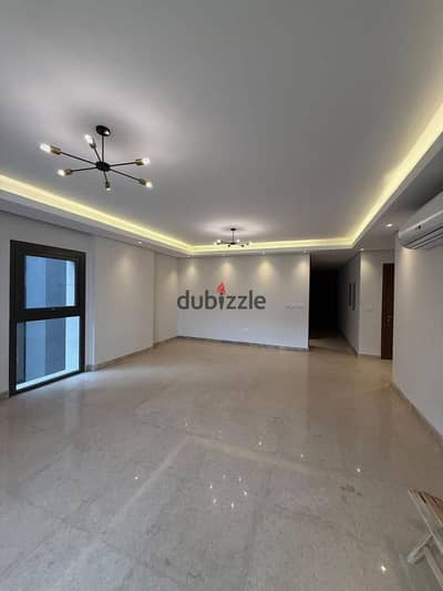 شقة متشطبة بالمطبخ و التكييفات للايجار في زد ويست الشيخ زايد دقايق من بيفرلي هيلز - Zed west- beverly hills