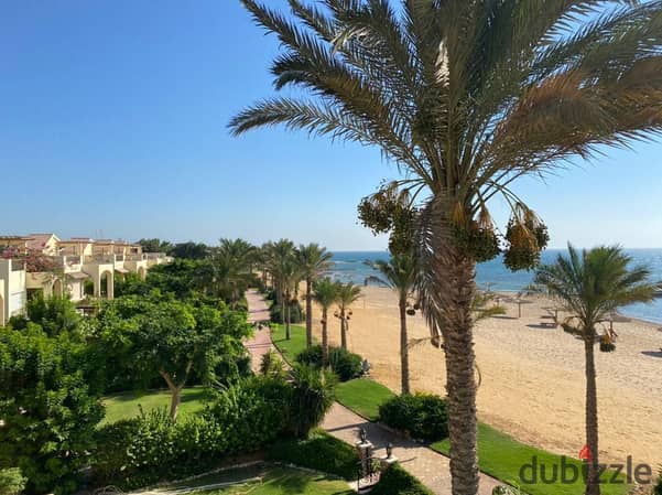 للبيع الفوري فرصة شاليه بحري160م لقطة متشطب فندقي للبيع بخصم مش هيتكرر في افضل وأرقى قرية على البحر مباشرة في العين السخنة