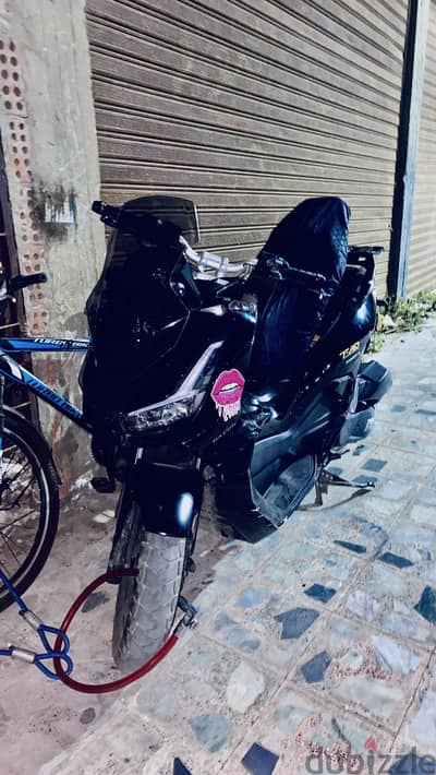 اسكوتر adv 200 دايون