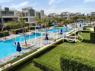 شالية مميز للبيع بالعين السخنة فى لافيستا راى الصف الثانى يطل على حمام السباحه مباشره وبسعر مثالى جـداً!
