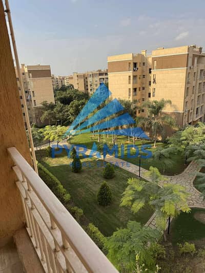 شقة مميزة للبيع في مدينتي – B7  فرصة رائعة للسكن أو الاستثمار في واحدة من أفضل مواقع مدينتي، شقة خالصة تابعة لطلعت مصطفى بمساحة عملية وفيو مزدوج مميز