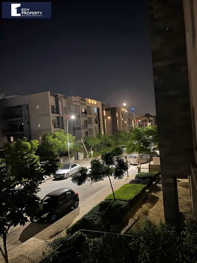 شقة للبيع استلام فوري موقع مميز جدا باقل سعر في جاليريا  Galleria Residence