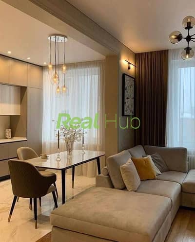 شقة متشطبه بالتكيفات والمطبخ ودريسينج والجراج- ألماظة