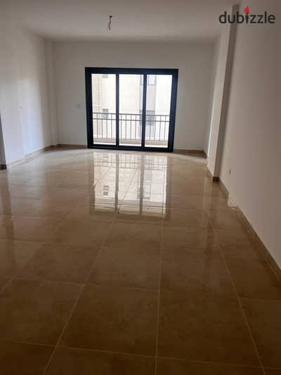 Apartment with air conditioning for rent in the Fifth Square Marasem Compound near North Teseen Street