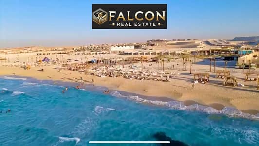 بخصم 24% و قبل زياده السيزون امتلك شاليه غرفتين  متشطب بالكامل علي اعلي مصطبه في سيشور Seashore راس الحكمه الساحل الشمالي .