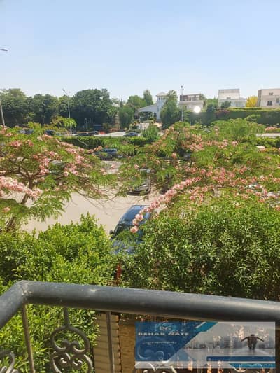شقه للبيع بمدينه الرحاب 2 بالمرحله العاشره خطوات لافنيو مول اتجاه بحري صريح  مساحه 131 متر تتكون من 3  غرف نوم 2 حمام