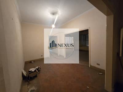 Administrative headquarters 250m for rent in San Tram directly