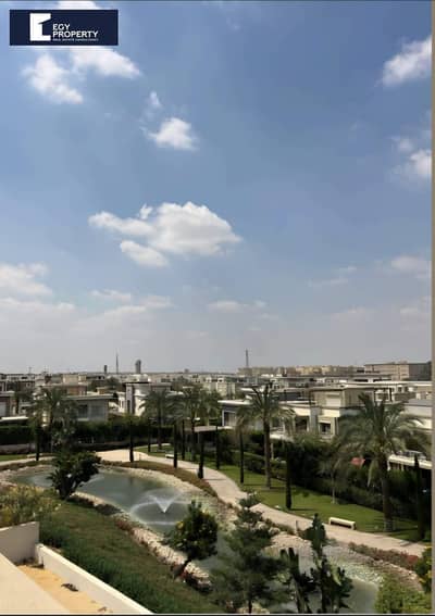 فيلا مستقلة بمصعد للبيع في كايرو فيستيفال سيتي - القاهرة الجديدة
