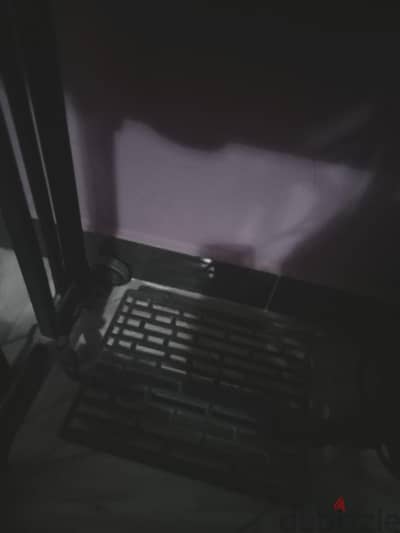 ماكينه خياطه نفرتيتي