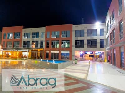 للبيع مكتب ادارى مبني كامل 685متر 3 ادوار بالتشطيب والتكييفات في الشيخ زايد مول الكورت يارد