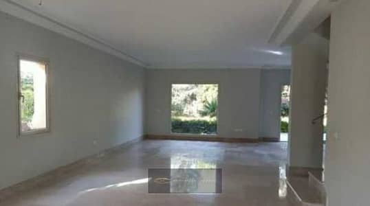 Villa for Sale in Greens Compound, Sheikh Zayed | 360 sqm Land | 235 sqm BUA | Landscape & Lake View