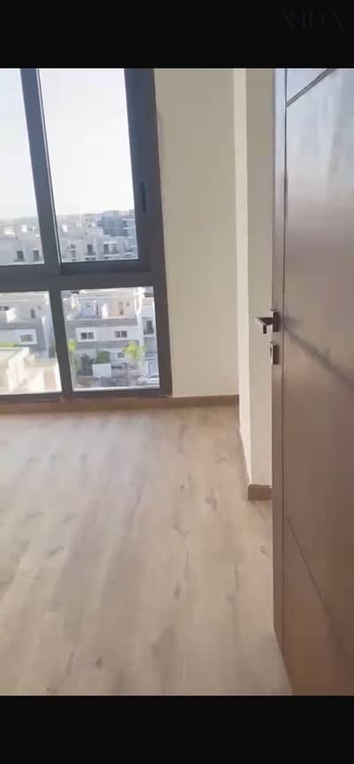 Ready-to-Move Penthouse with Private Roof in Sun Capital – Super Lux Finishing & Installments Until 2031