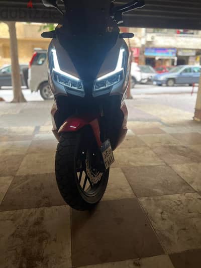 ADV 200