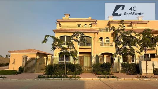 باقل سعرفي الكمبوند تاون هاوس ميدل فوري ريسيل في LaVista City-التجمع الخامس Open view landscape بتقسيمه مميزة جاهز للمعاينه و الاستلام قابل للتفاوض