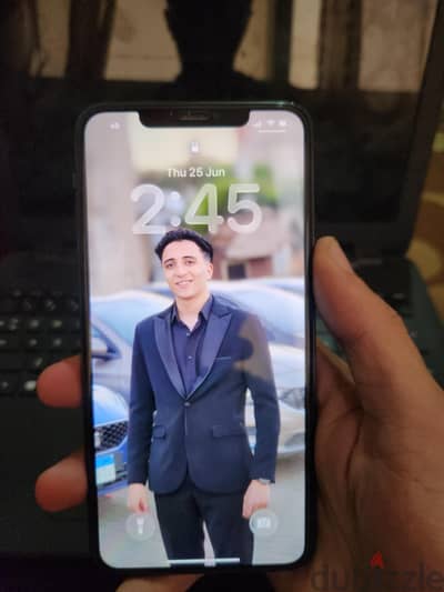 Iphone 11Pro Max بحالة ممتازة