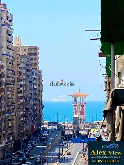 للبيع شقه مرخصه تري البحر في شارع 45 الرئيسي ميامي بحري بالعفش و الفرش و الاجهزه