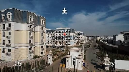 3-bedroom apartment with landscape & sea view, resale from the owner with down payment and installments for sale in Mountain View iCity Compound, Fift