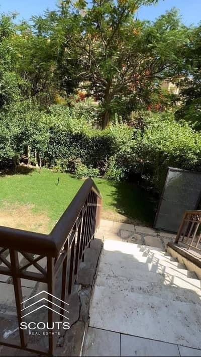 Villa for sale, prime location in a compound in Fifth Settlement, fully finished with air conditioning, near Mountain View and Palm Hills New Cairo. B