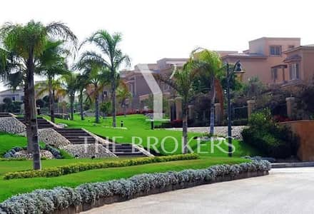 سعر لقطة وموقع مميز: تاون هاوس بمساحة مباني 300م في ميدوز بارك (Meadows Park)