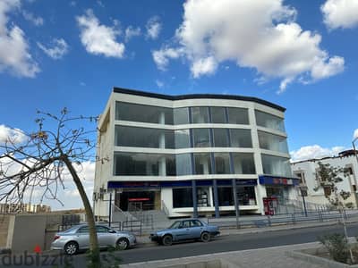 A full floor in a licensed commercial administrative mall in the heart of 6 October on an area of 600 meters fully finished for administrative headquarters, companies, laboratories, pharmaceutical companies, clinics, and call centers