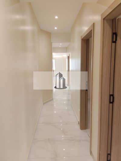 شقه بسعر مميز داخل S1 بكمبوند سراى SARAI فى المستقبل سيتى جاهزة للسكن