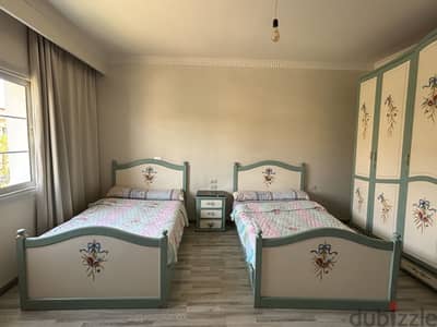 Full Bedroom