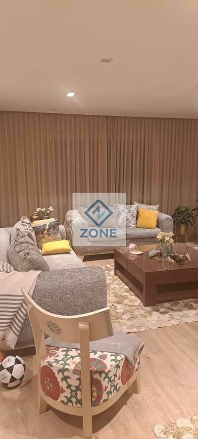 شقه للبيع بمدينتى B12 مساحه 200 متر فيو وايد جاردن