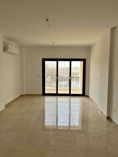 213m² apartment for sale (fully finished, ultra-lux) in the New Capital, next to the Green River.