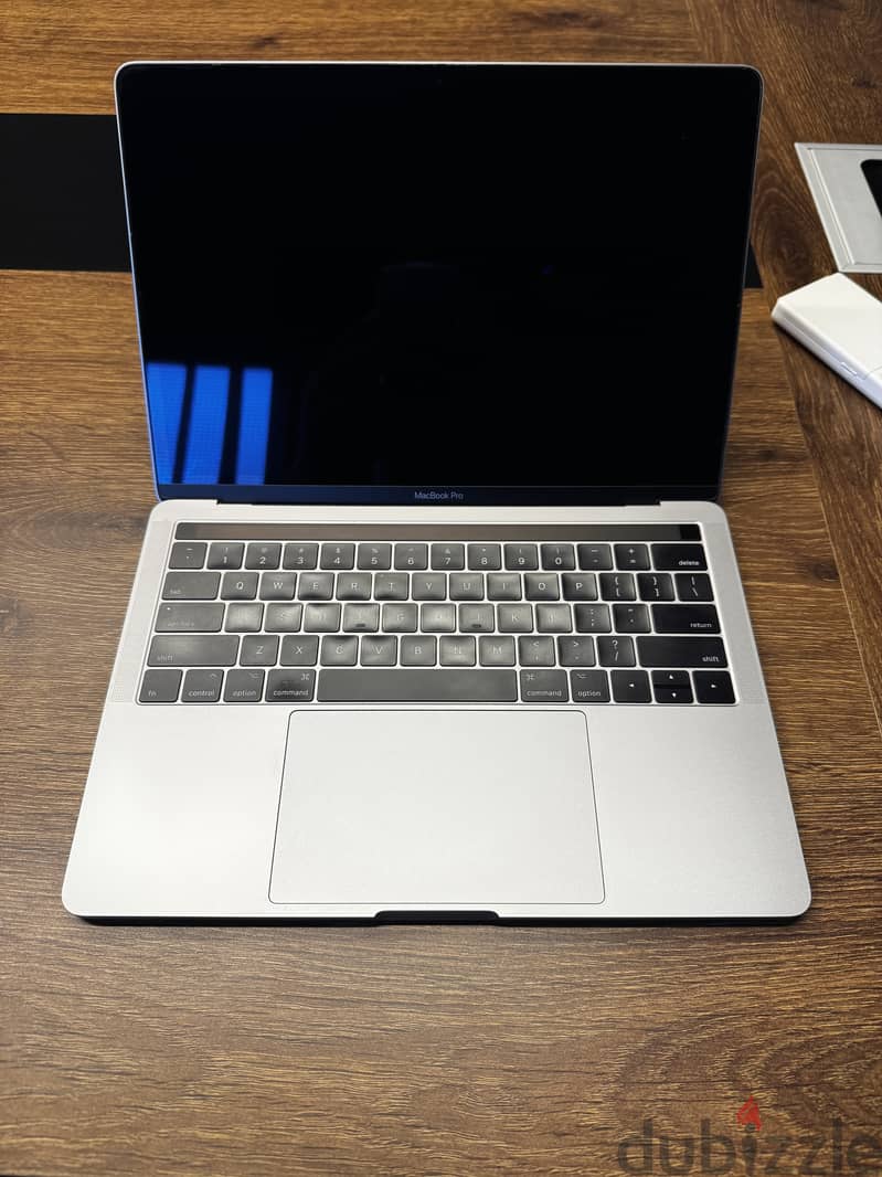 MacBook Pro 2017 with Touch Bar 3