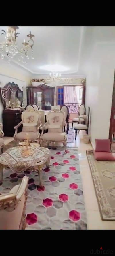للبيع شقة المكان سيدي بشر خلف خليل حماده مساحه ١٥٠ م  الدور الثالث االسعر 2مليون و850 الف