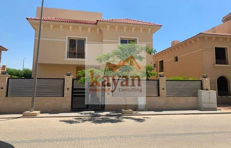 للبيع فيلا مستقلة بحري بكمبوند ريحانه أول سكن بتشطيب فندقي