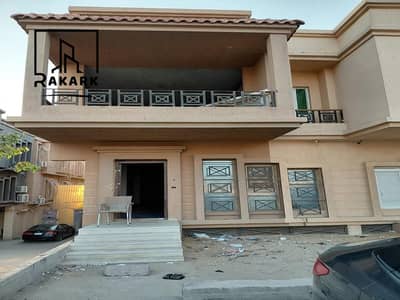 فيلا للبيع في شيراتون على شارع النصر الرئيسي مباشرة - موقع إداري واستثماري مميز