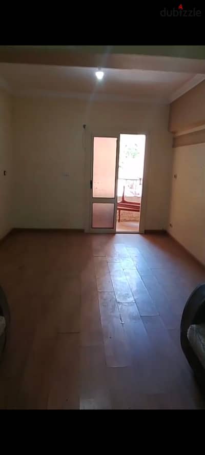 شقة للإيجار (قانون جديد) – مدينة عباد الرحمن خلف نادي الصيد مباشرة وعلى الطريق الدائري بالمعادي
