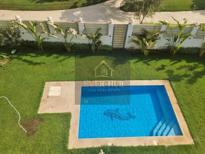 فيلا مستقلة مفروشة بالكامل + حمام سباحة في كليوباترا سكوير الشيخ زايد | موقع مميز بجوار بالم هيلز | أقل من سعر الشركة بـ 30م