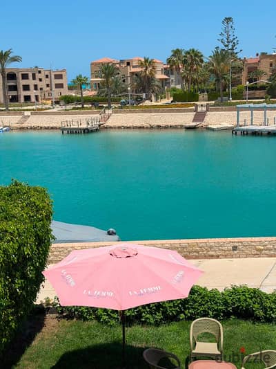 Villa in Marina 5 First Row by the Lake