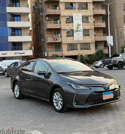 تويوتا كورولا 2024 الفئه لثانيه فبريكه بلكامل  عدد 60 الف صيانات توكيل