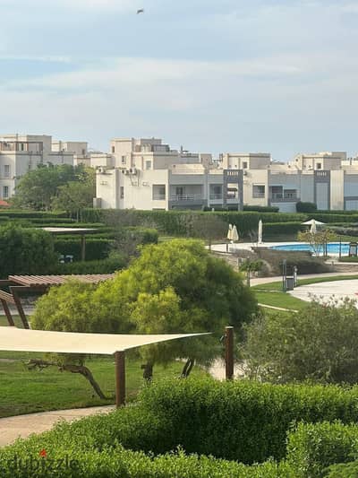 فرصة مميزة لامتلاك بنتهاوس جاهز للسكن في واحدة من أكثر قرى الساحل الشمالي طلب