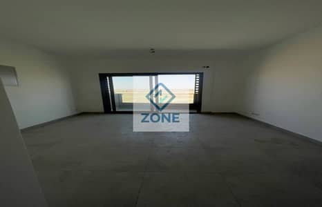 استديو للبيع بكمبوند بريفادو فيو the spine mall