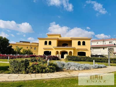 -فيلا للبيع في مدينتي نموذج A استلام فوري صف اول جولف و بحيرات 4 غرف نوم ( 1183م)