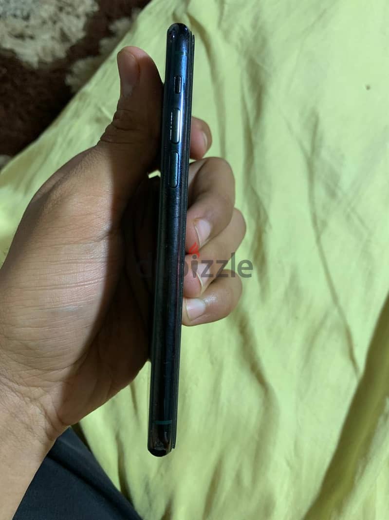 Apple - iPhone 11 Pro 3