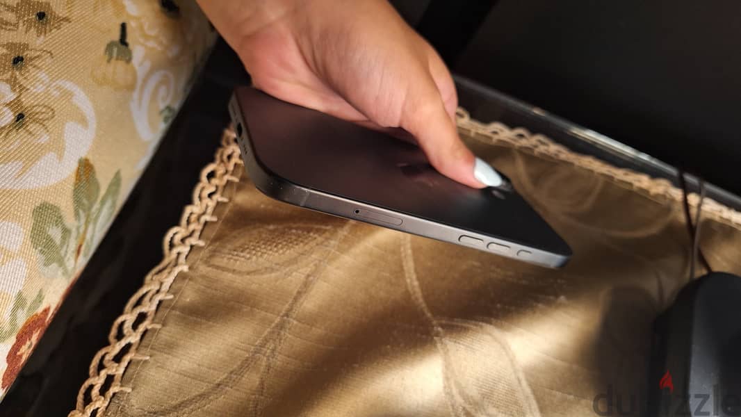 iPhone 16 4