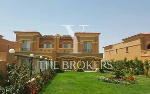 جاهز للسكن ومساحة أرض 500م: توين هاوس بتشطيب كامل للبيع في رويال ميدوز (Royal Meadows)