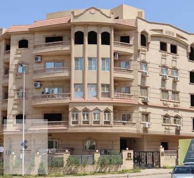 شقه للبيع في النرجس عمارات التجمع الخامس مساحتها 255 متر بها 3 غرف نوم منهم ماستر 3 حمام ريسيبشن كبير 4 قطع