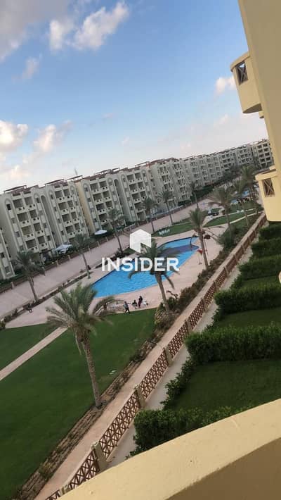 شاليه فاخر للإيجار اليومي  في ستيلا هايتس – الساحل الشمالي | ٣ غرف | ٢ حمام | مكيف بالكامل | فرش جديد | بلكونة كبيرة | دور ثالث
