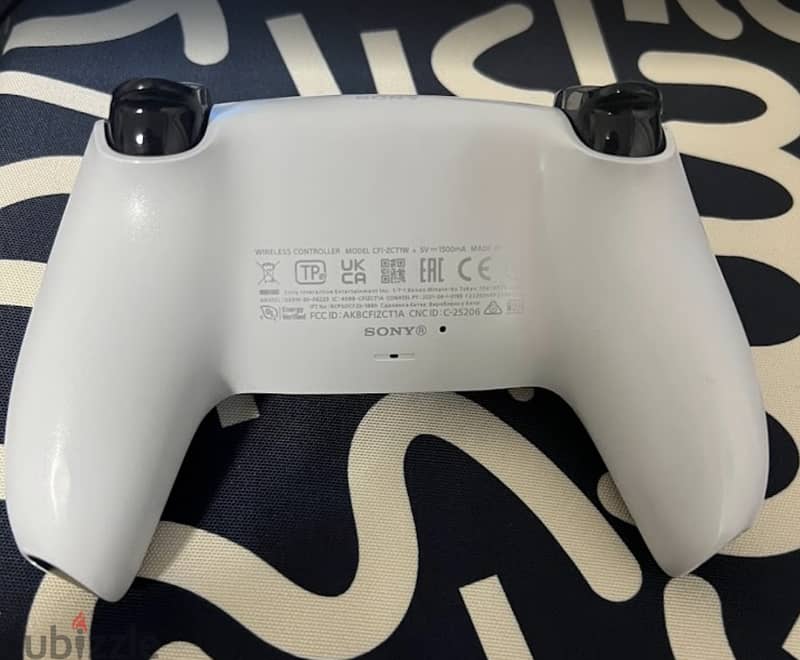 White PS5 Controller With TMR Analogs 1