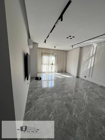 شقة للإيجار في Sodic Villette القاهرة الجديدة 130م 2 غرفة نوم منهم ماستر وتراس و3 حمام مطبخ وأجهزة وتكييفات تشطيب كامل موقع مميز