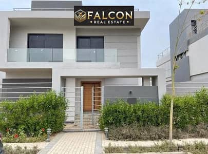 275 sqm twin house for sale in El Patio Casa Compound, El Shorouk (by La Vista). Prime location opposite Madinaty, near Nasr City and the Suez Road.