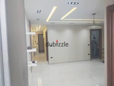 استوديو للبيع فى كمباوند وان قطاميه ٧٥ متر سوبر لوكس فيو مفتوح على شيل اوت