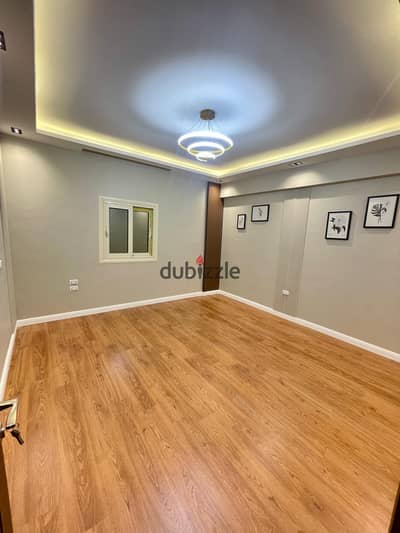 Apartment in the Fifth Settlement with hotel finishing, distinctive location in an upscale area